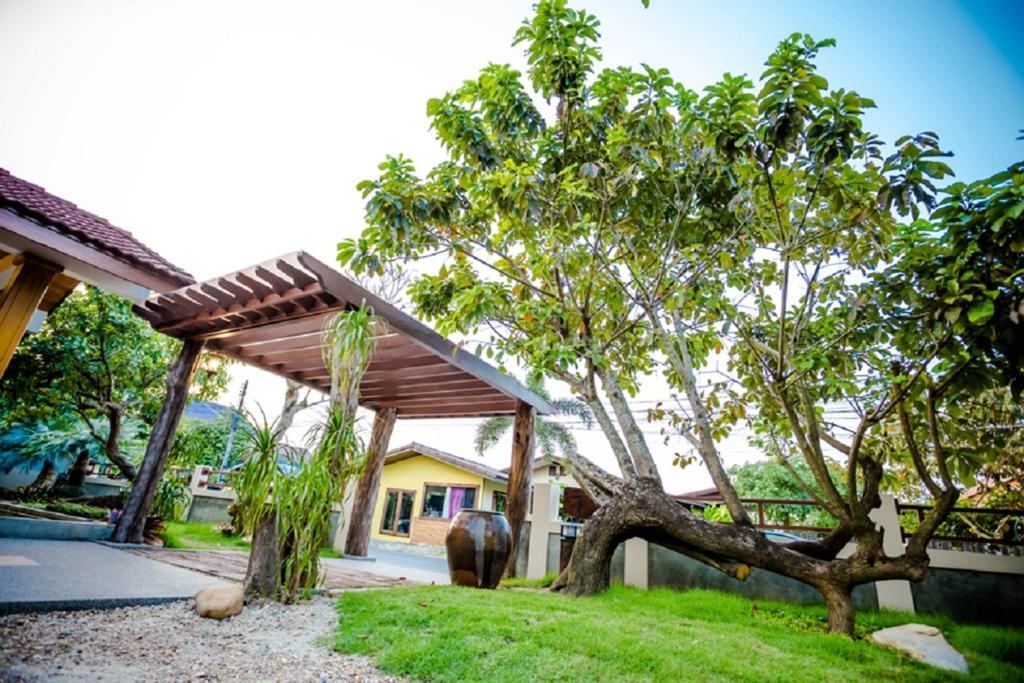 Tree Home Plus Nakhon Si Thammarat Exterior foto
